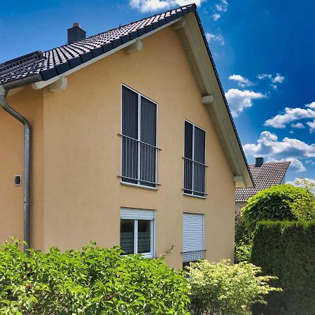 2 Zimmer Apartment, 70 Qm, Max 4 Pers, Private Terasse, 2 Parkplaetze, Internet 250 Mbit Gärtringen Esterno foto