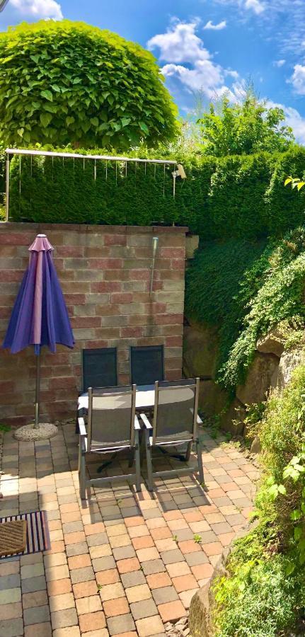 2 Zimmer Apartment, 70 Qm, Max 4 Pers, Private Terasse, 2 Parkplaetze, Internet 250 Mbit Gärtringen Esterno foto