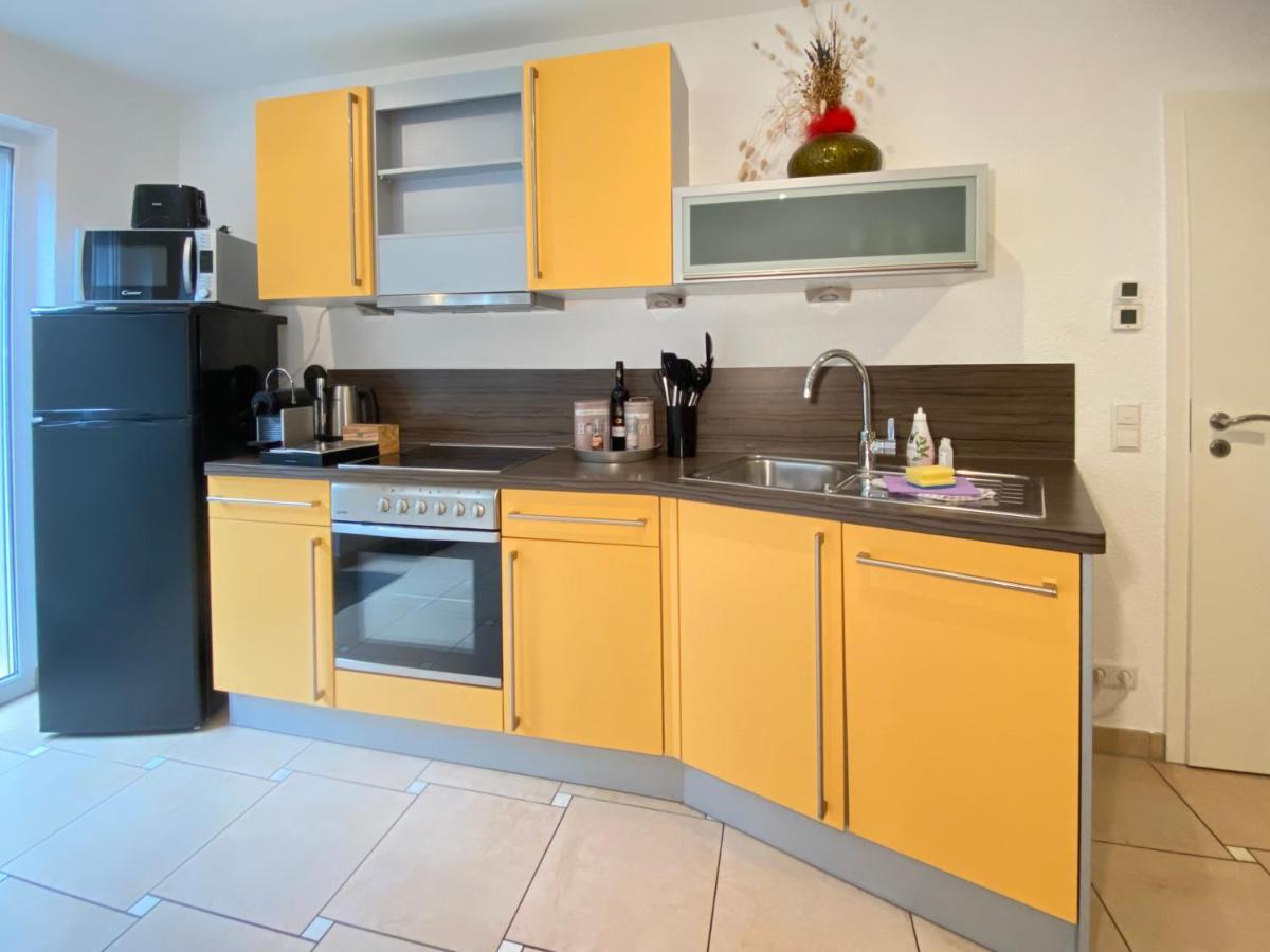 2 Zimmer Apartment, 70 Qm, Max 4 Pers, Private Terasse, 2 Parkplaetze, Internet 250 Mbit Gärtringen Esterno foto