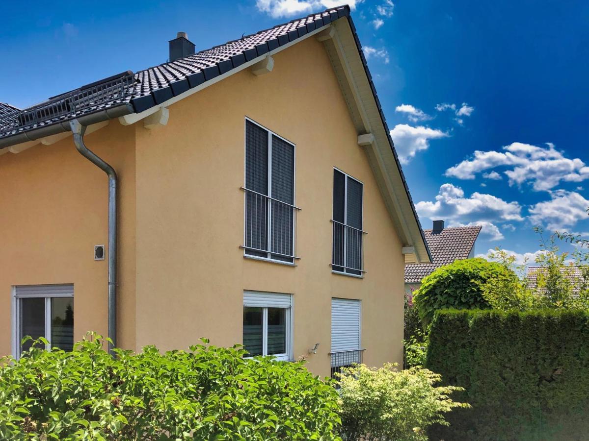 2 Zimmer Apartment, 70 Qm, Max 4 Pers, Private Terasse, 2 Parkplaetze, Internet 250 Mbit Gärtringen Esterno foto