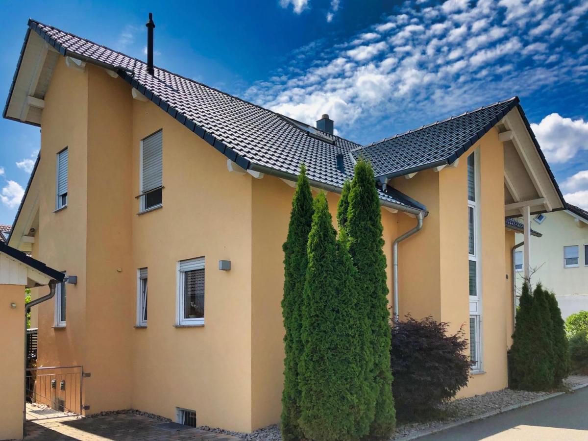 2 Zimmer Apartment, 70 Qm, Max 4 Pers, Private Terasse, 2 Parkplaetze, Internet 250 Mbit Gärtringen Esterno foto