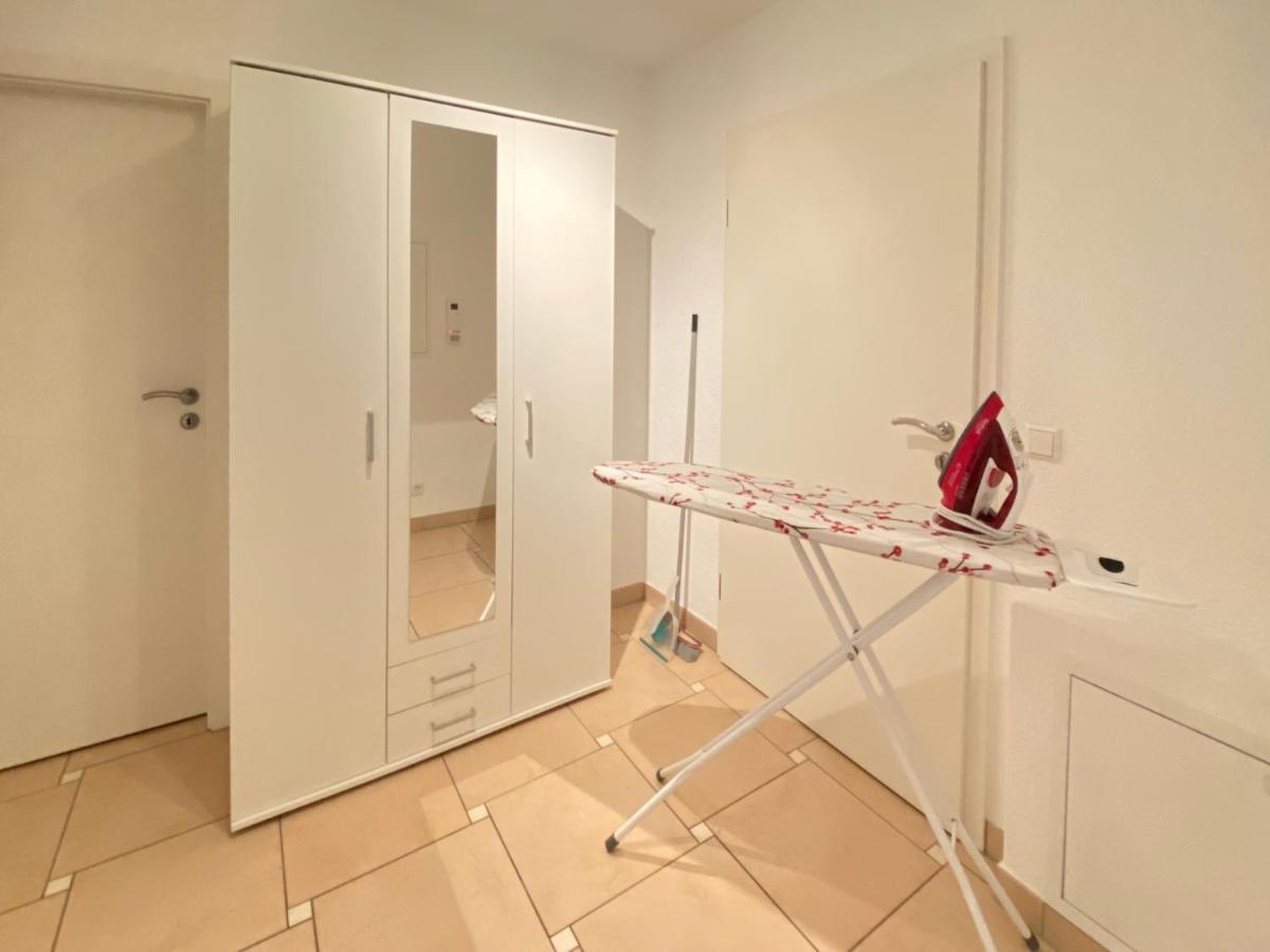 2 Zimmer Apartment, 70 Qm, Max 4 Pers, Private Terasse, 2 Parkplaetze, Internet 250 Mbit Gärtringen Esterno foto
