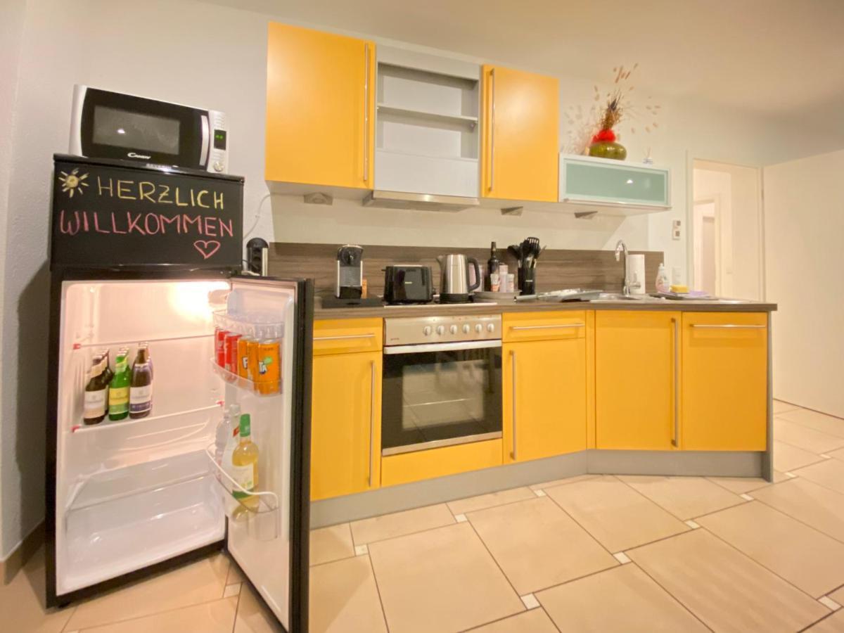 2 Zimmer Apartment, 70 Qm, Max 4 Pers, Private Terasse, 2 Parkplaetze, Internet 250 Mbit Gärtringen Esterno foto